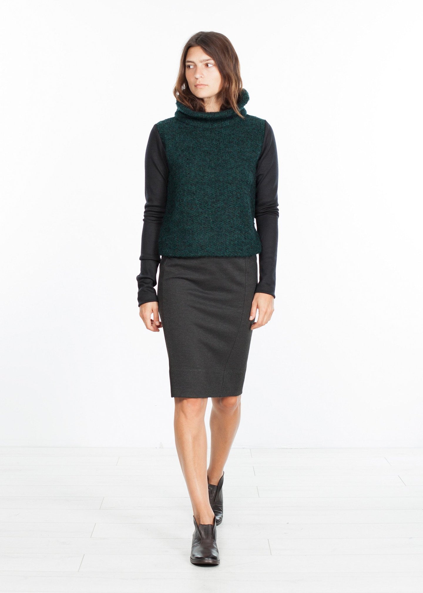 Boucle Turtle Neck in Green/Black