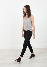 Load image into Gallery viewer, Stretch Fitted Pant in Black